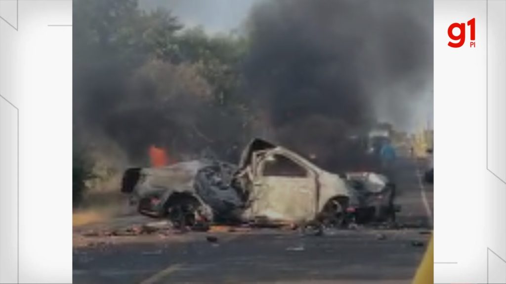 Quatro pessoas morrem após carro colidir contra carnaúba no PI; criança fica ferida