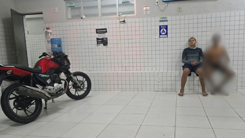 Homem é morto a tiros e tem moto roubada no PI; dupla é conduzida