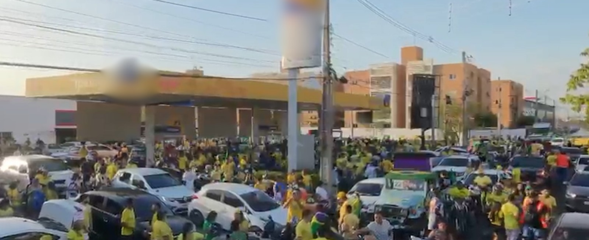 Motocarreata pró-Flávio Bolsonaro reúne apoiadores em Teresina